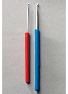Crochets acier  avec manche de couleur Bergère de France, 14 cm